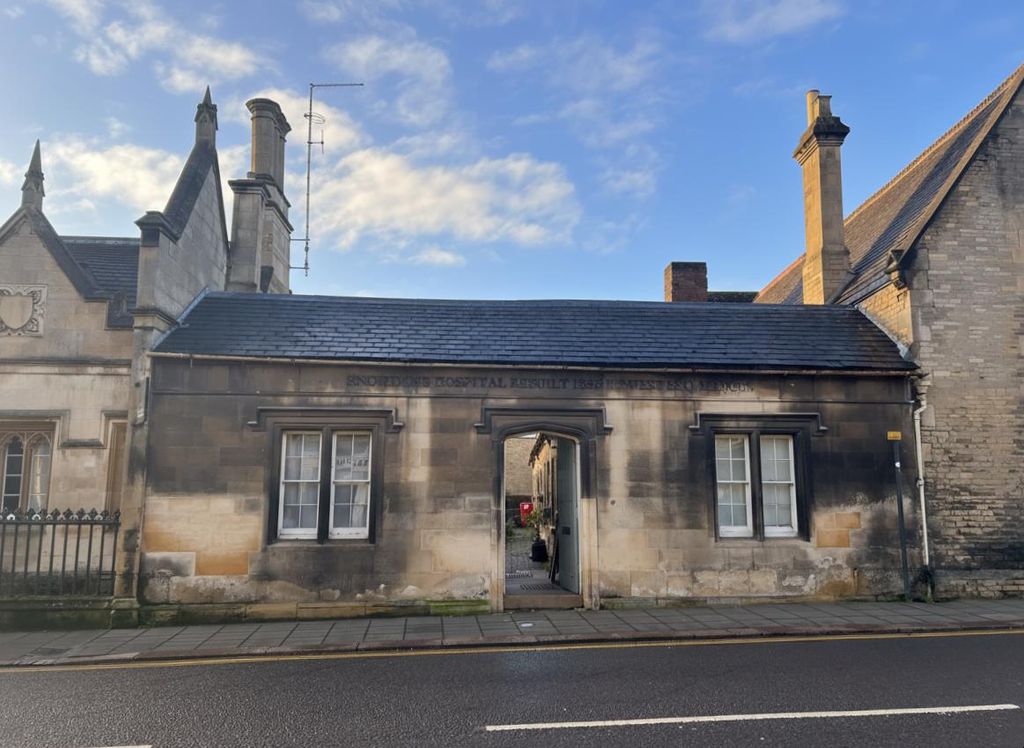 Property photo 1 of 9 Sunny-Photo.Png