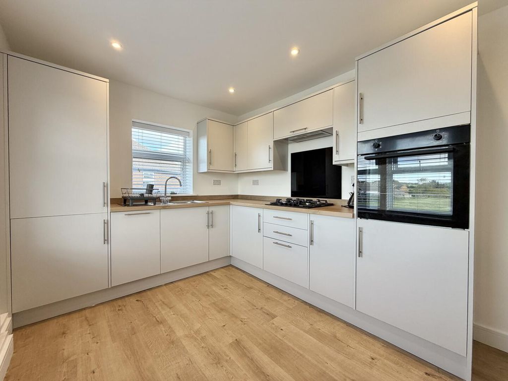 Property photo 2 of 16 Kitchen