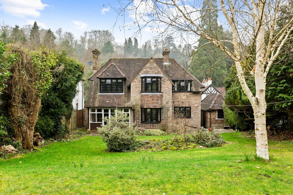 Property photo 1 of 25