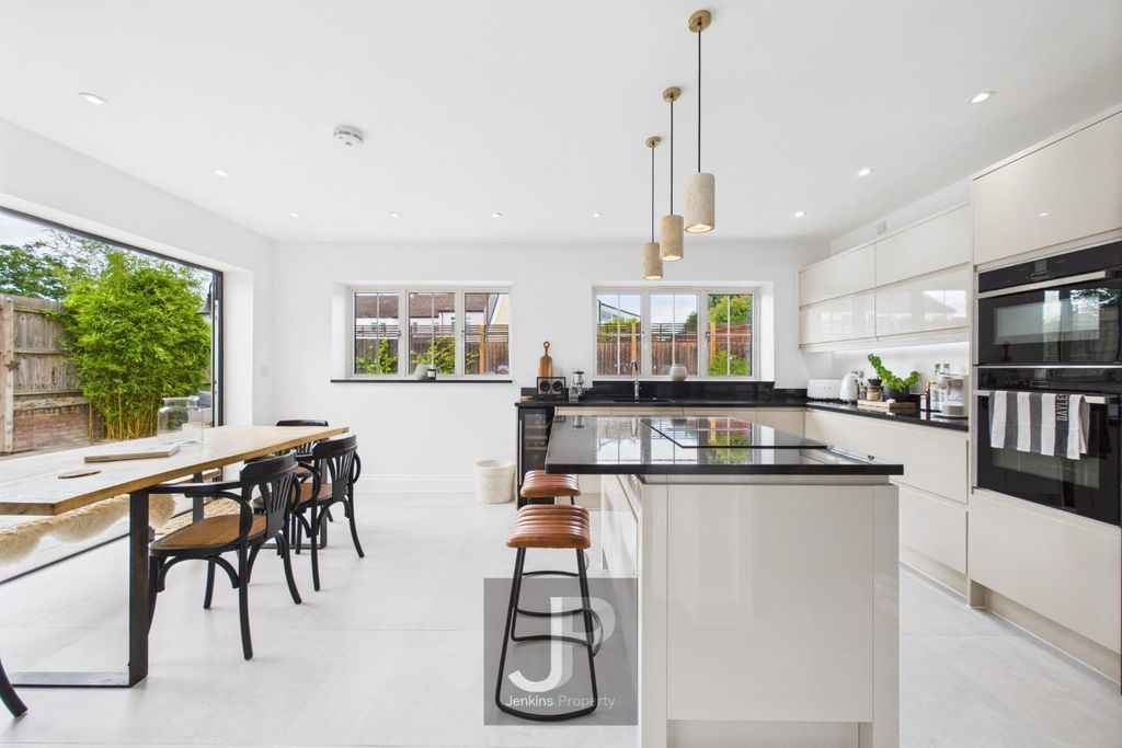 Property photo 2 of 23 Cam01632G0-Pr0202-Still003.Jpg