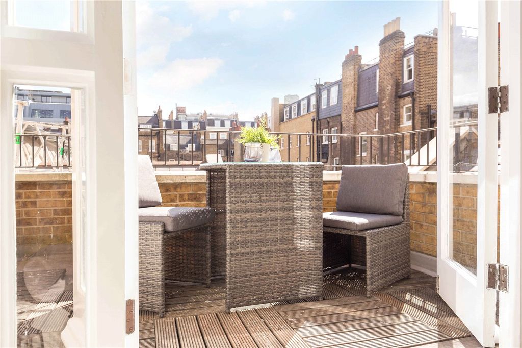 Property photo 3 of 16 Balcony