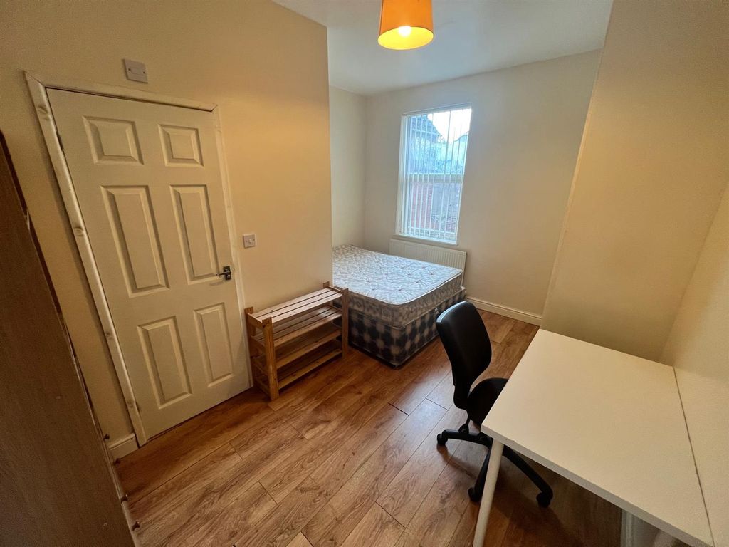 Property photo 1 of 9 Bedroom 4