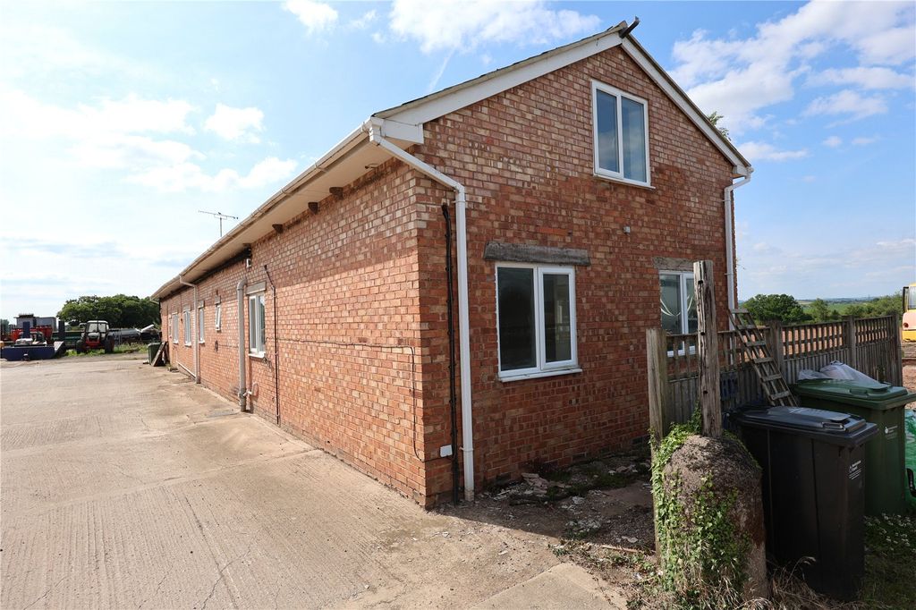 Property photo 1 of 16 Picture No. 18