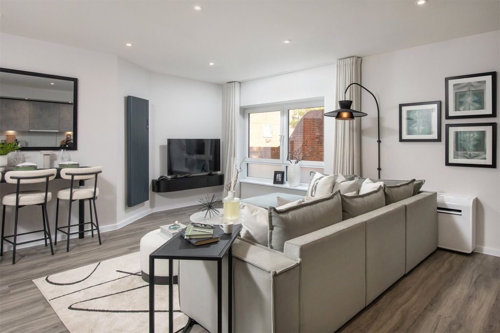 Property photo 3 of 9 Lounge