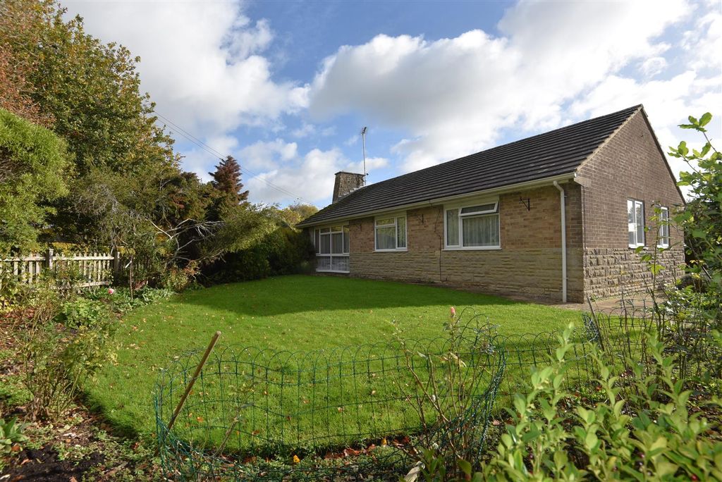 Property photo 1 of 11 Side