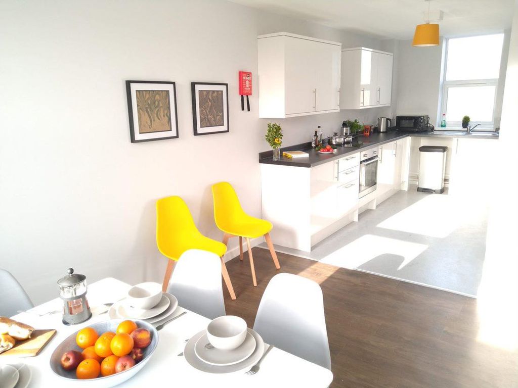 Property photo 2 of 7 Top Floor Kitchen.Jpg