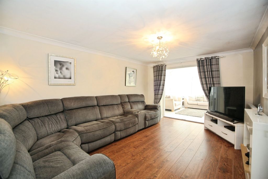 Property photo 2 of 30