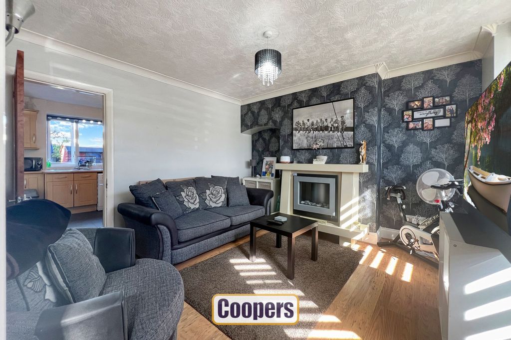 Property photo 3 of 10