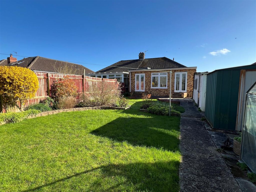 Property photo 3 of 16 Garden