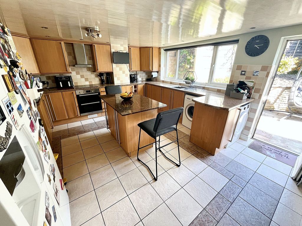 Property photo 3 of 43