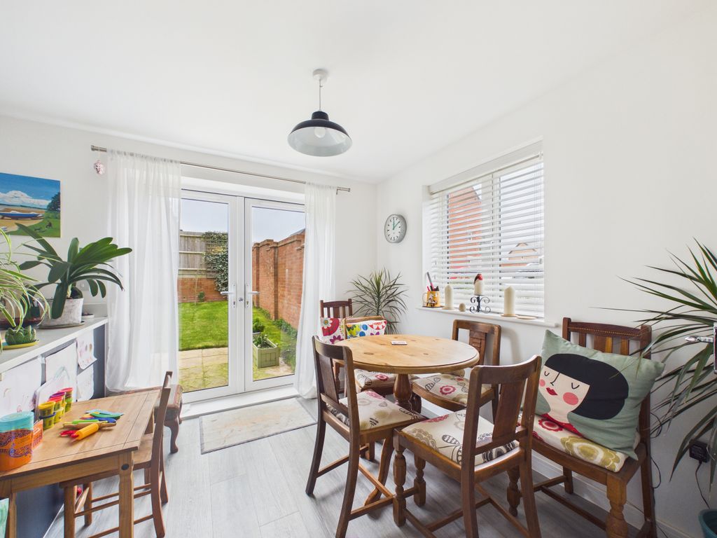 Property photo 3 of 22 Dining