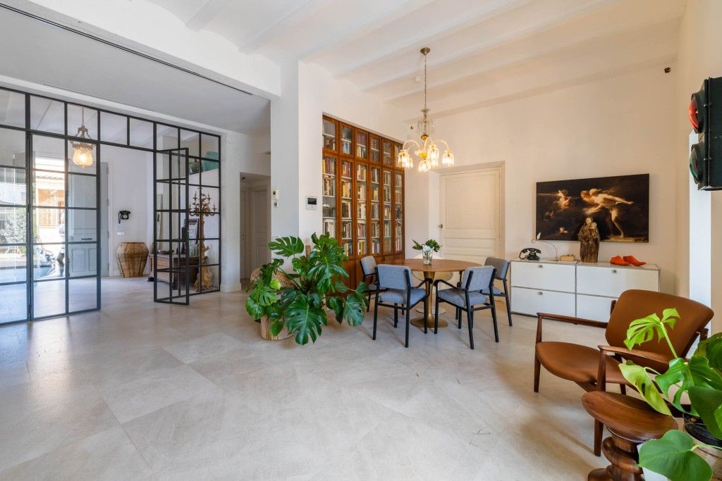 Property photo 3 of 20 Living Dining  (2)