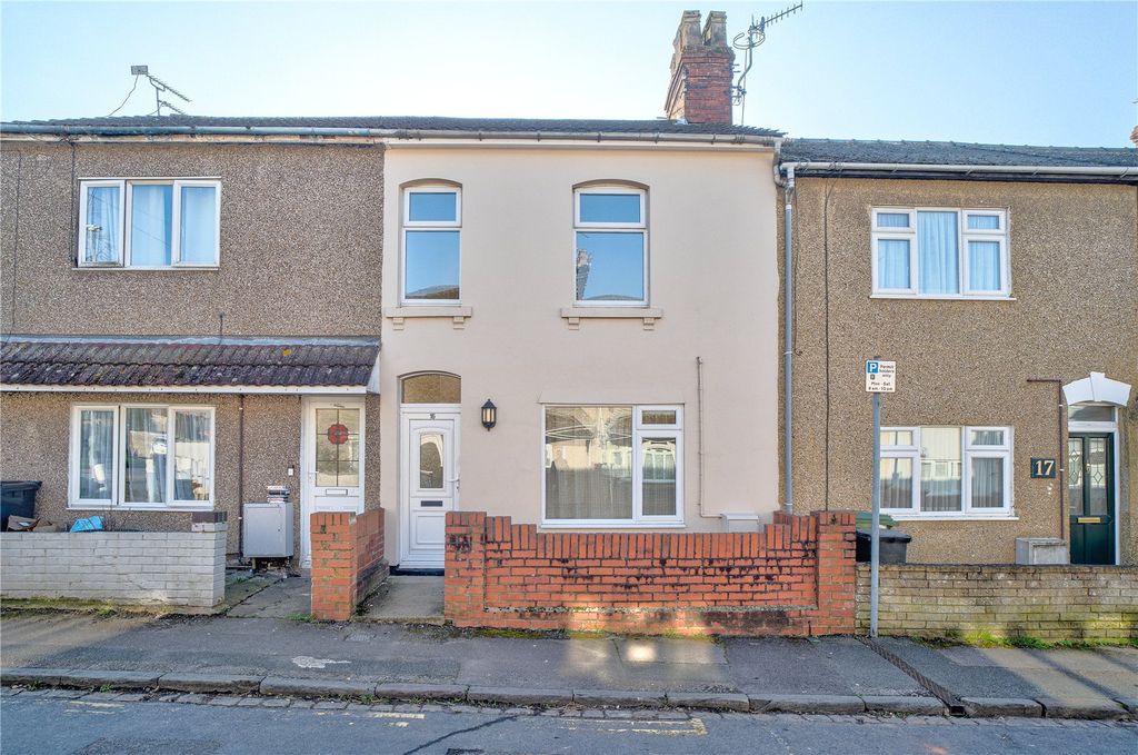 Property photo 1 of 11 Front