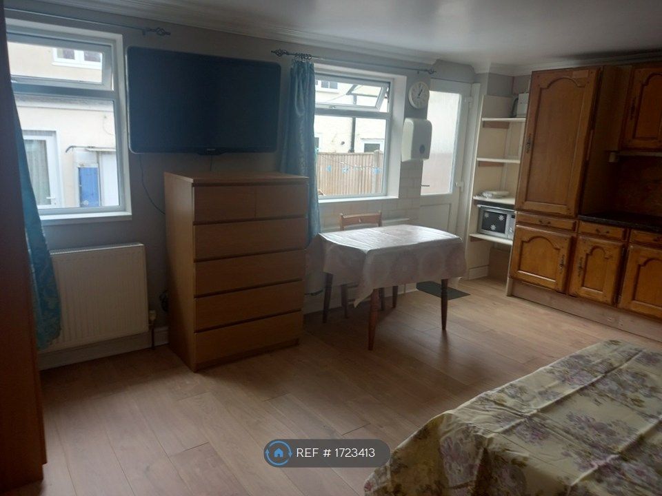 Property photo 3 of 3