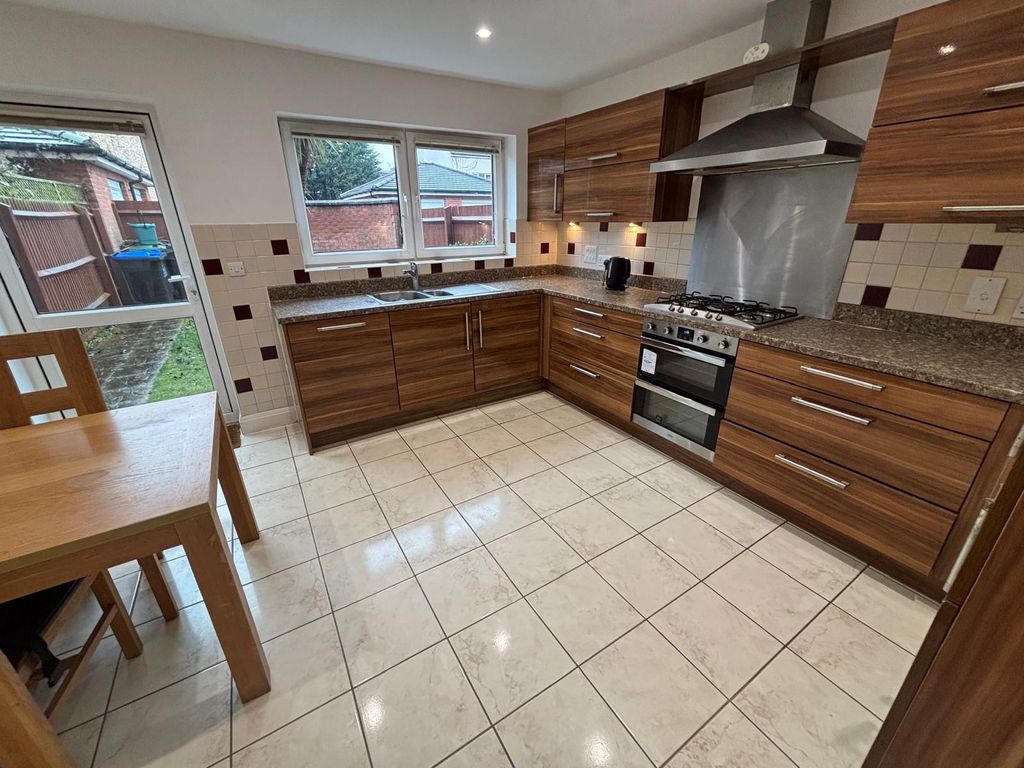 Property photo 1 of 11 Image