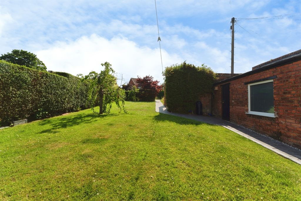 Property photo 2 of 25