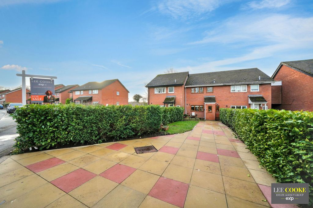 Property photo 1 of 28