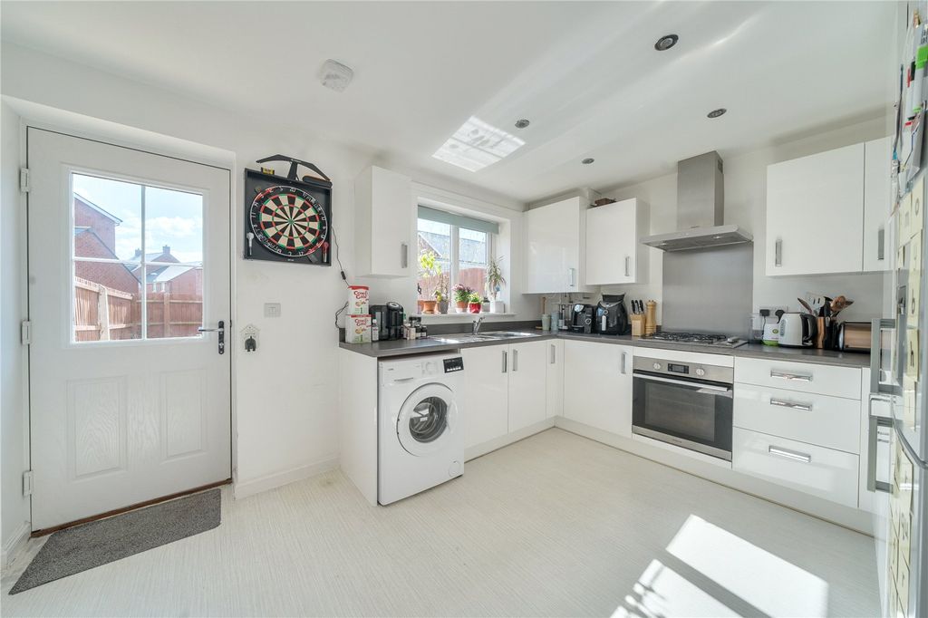 Property photo 3 of 10 Picture No. 27