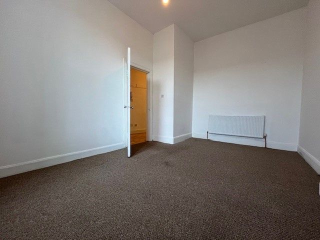 Property photo 1 of 10 Bedroom