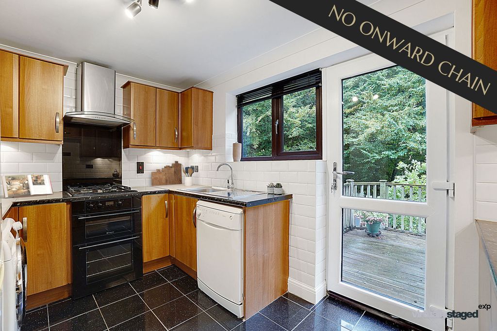 Property photo 3 of 31