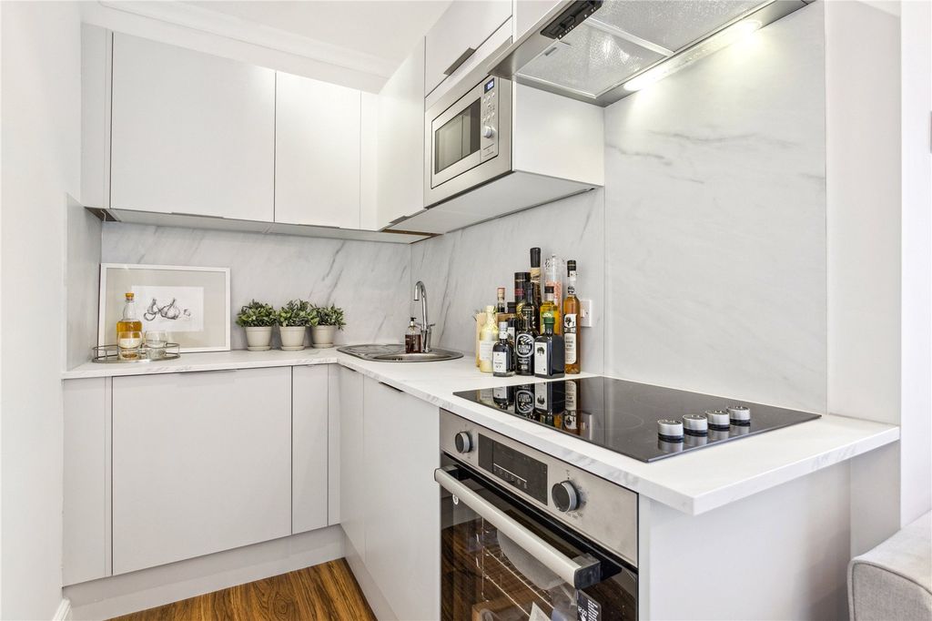 Property photo 3 of 16 Picture No. 14