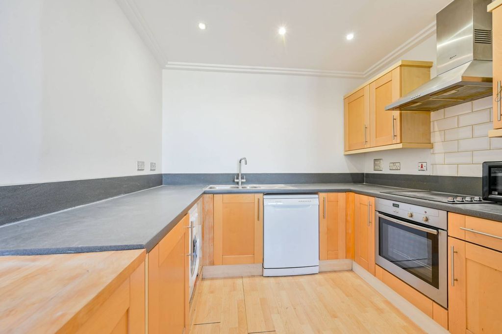 Property photo 1 of 3