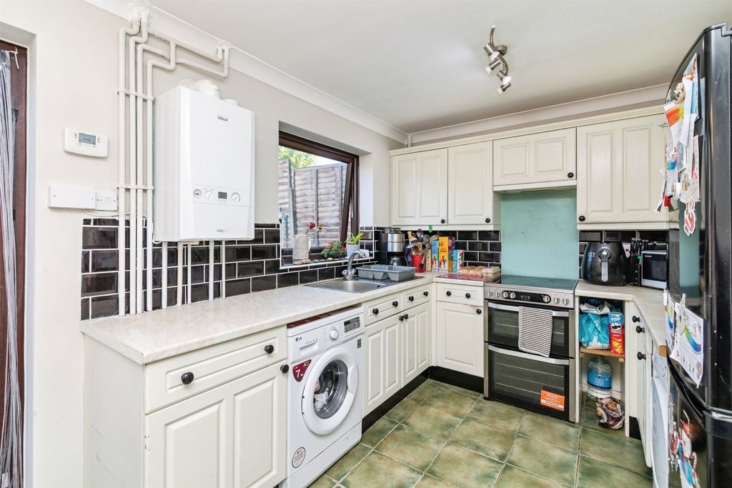 Property photo 2 of 18