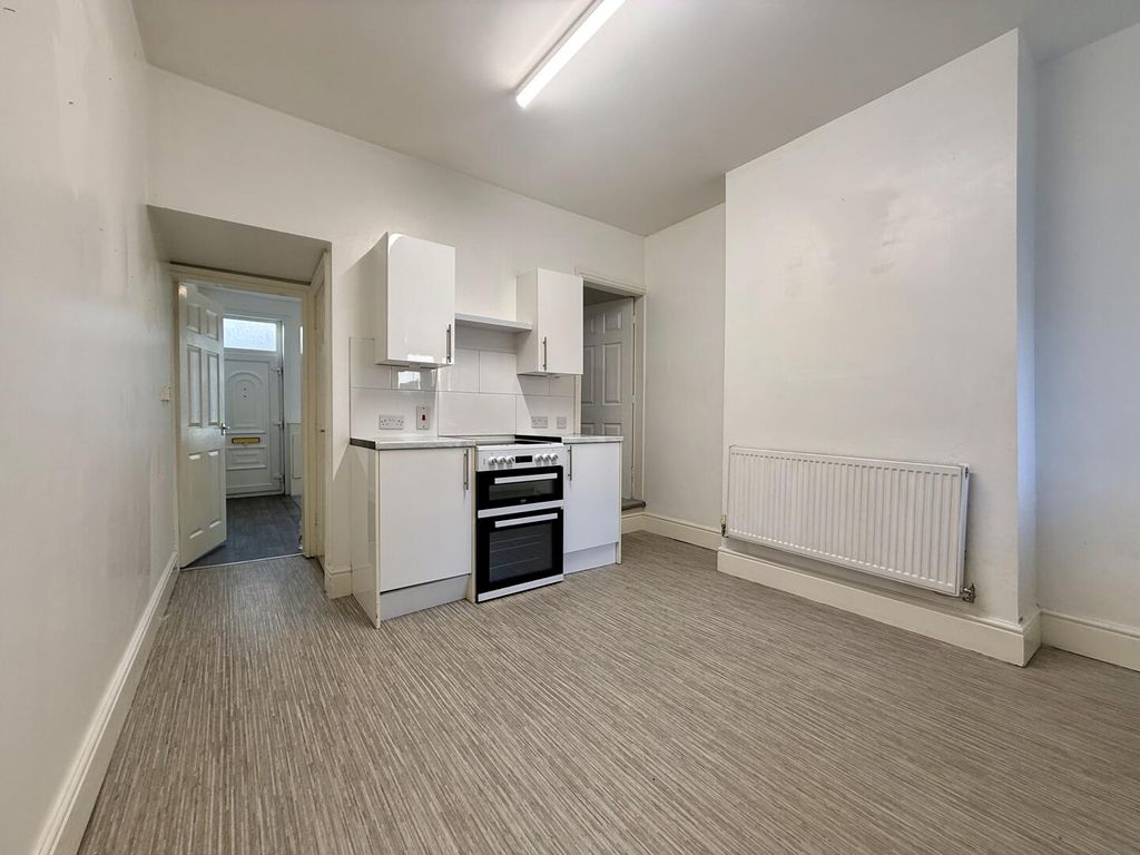 Property photo 1 of 19 Kitchen