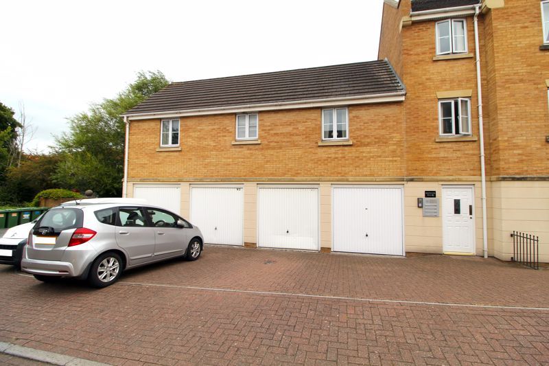 Property photo 1 of 6 Apartment Block