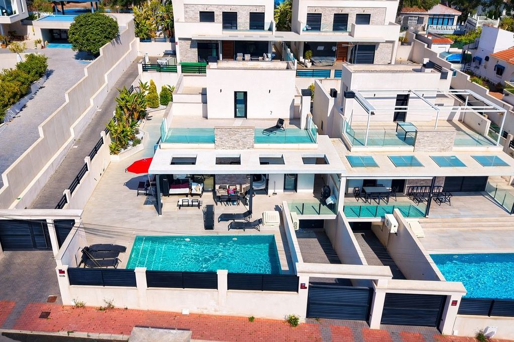 Property photo 2 of 30