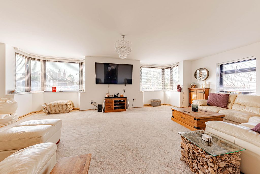 Property photo 2 of 30 Living Room (1)