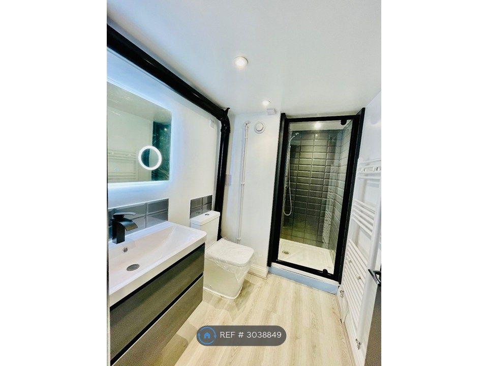 Property photo 3 of 4 2.4m x 1.5m