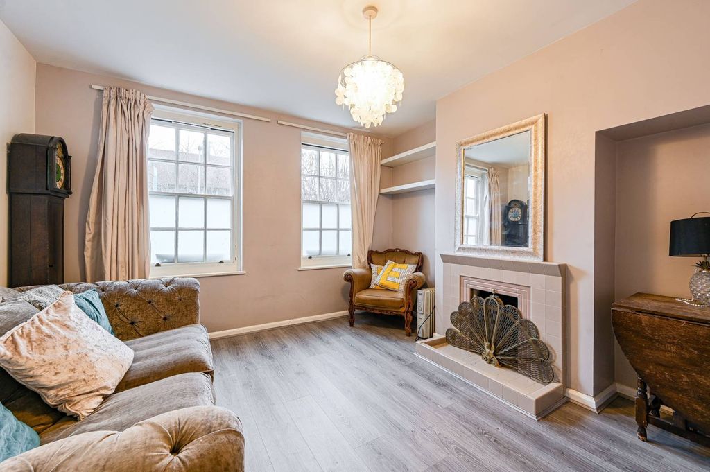 Property photo 2 of 16