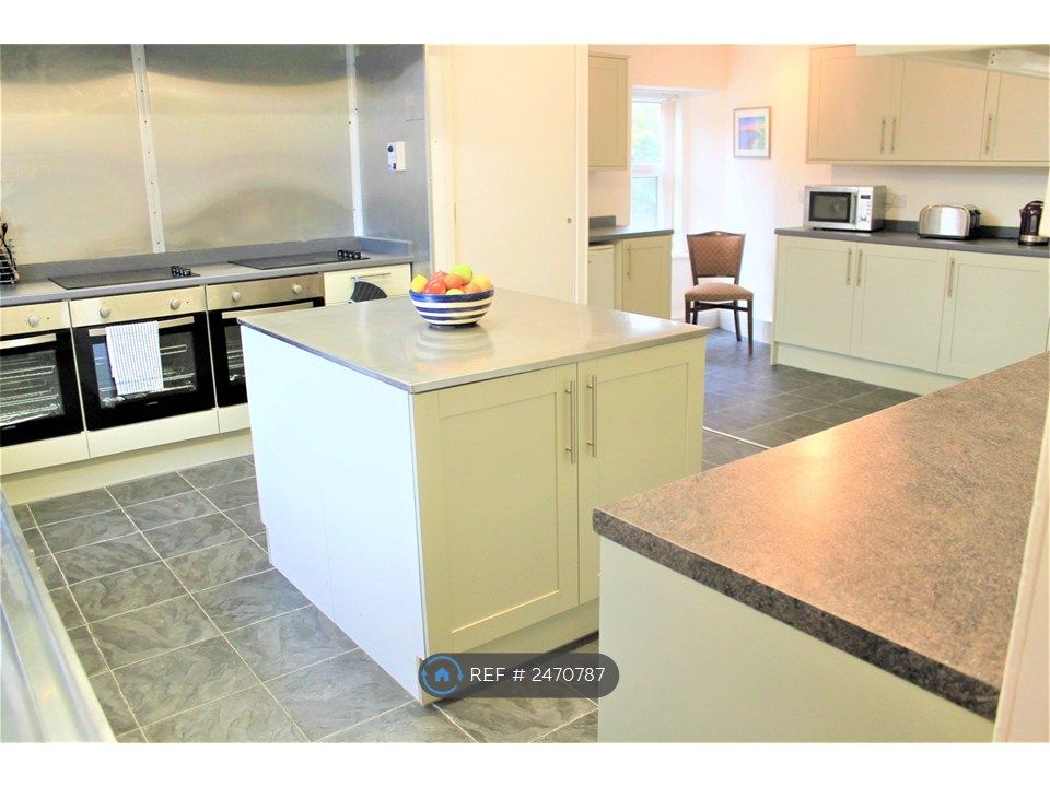 Property photo 2 of 9 Kitchen 1