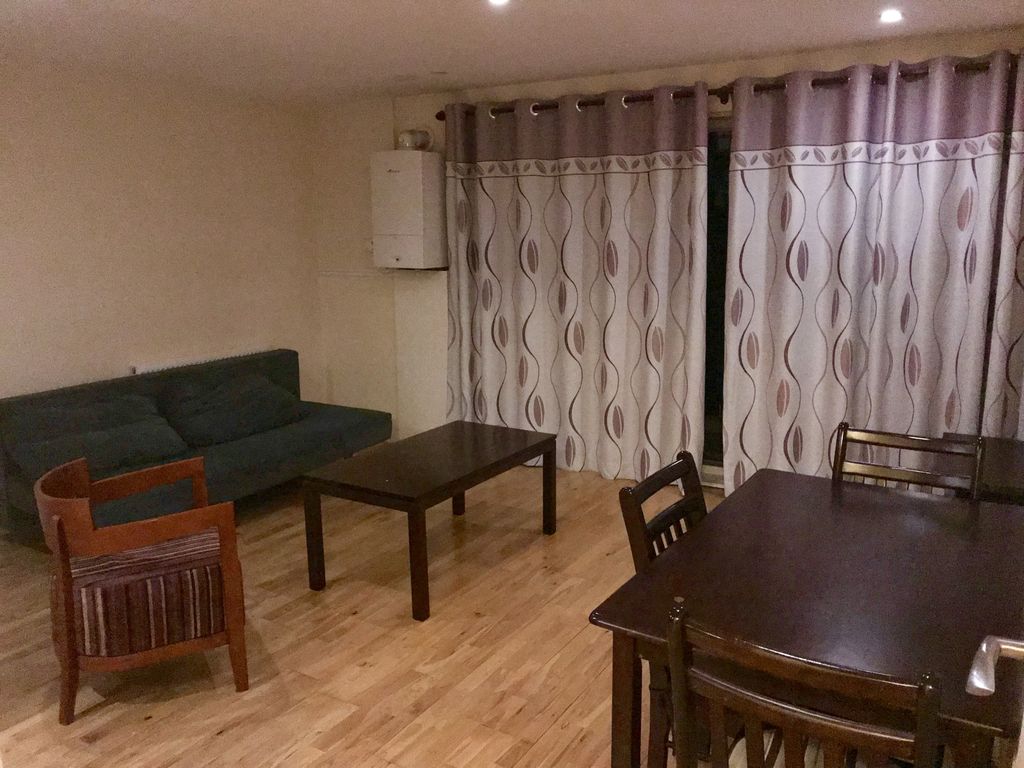 Property photo 2 of 8