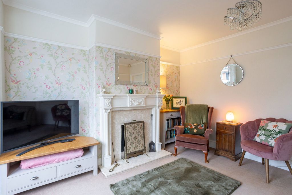 Property photo 2 of 22