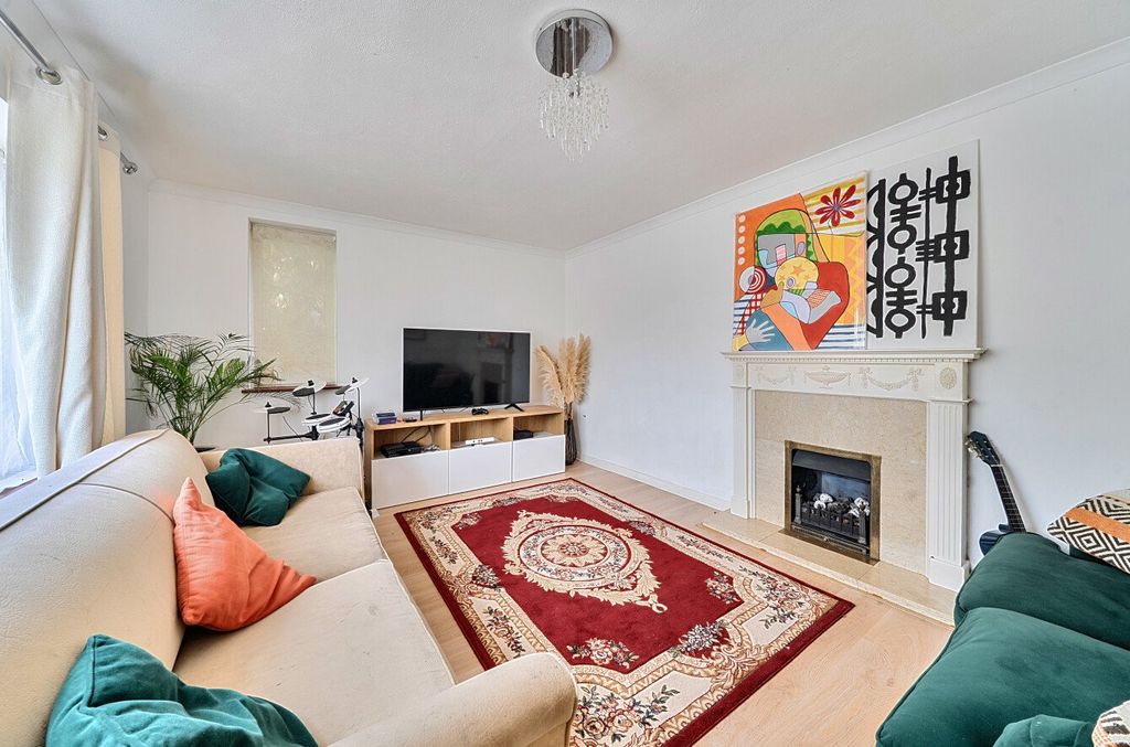 Property photo 2 of 17 Picture No. 04