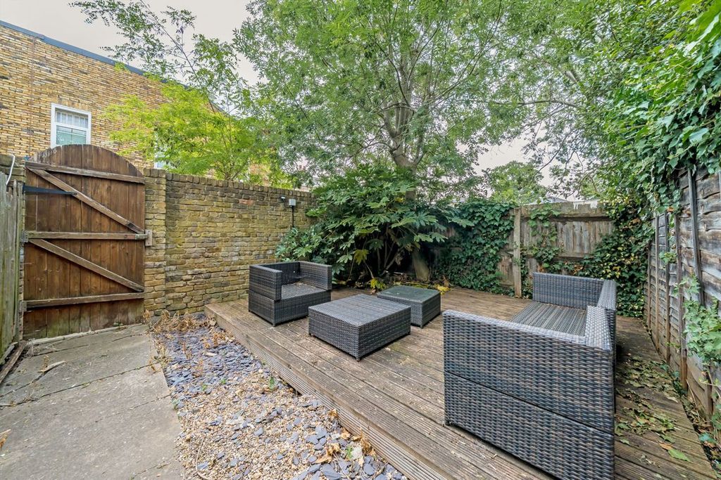 Property photo 2 of 6