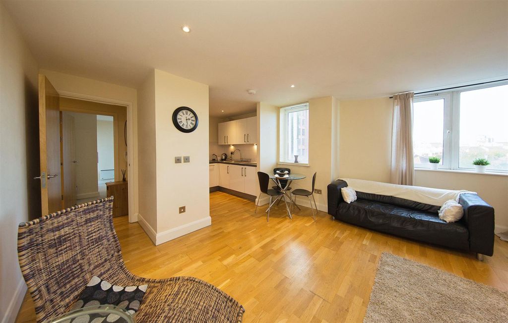 Property photo 2 of 20 46 Cymric House 0341.Jpg