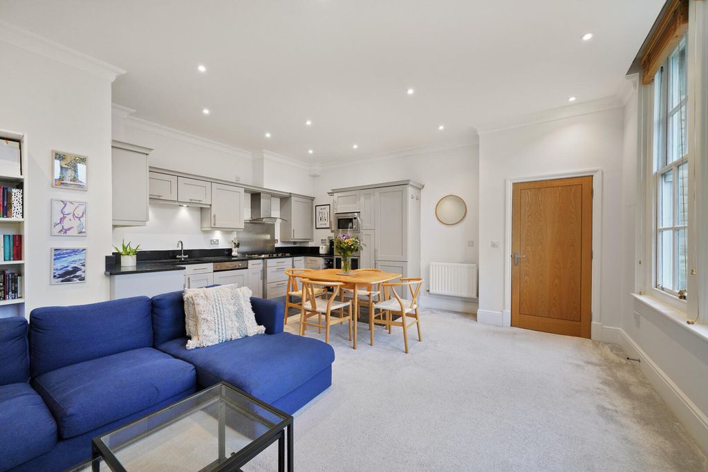 Property photo 1 of 14 Living Room