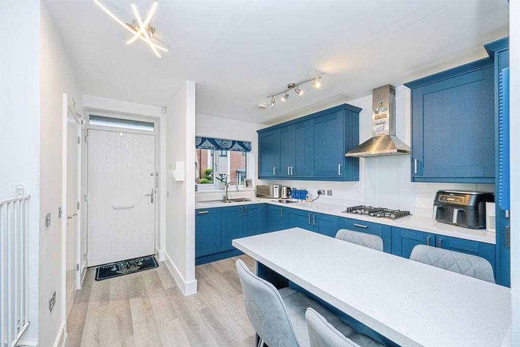 Property photo 3 of 17 Refitted Breakfast Kitchen: