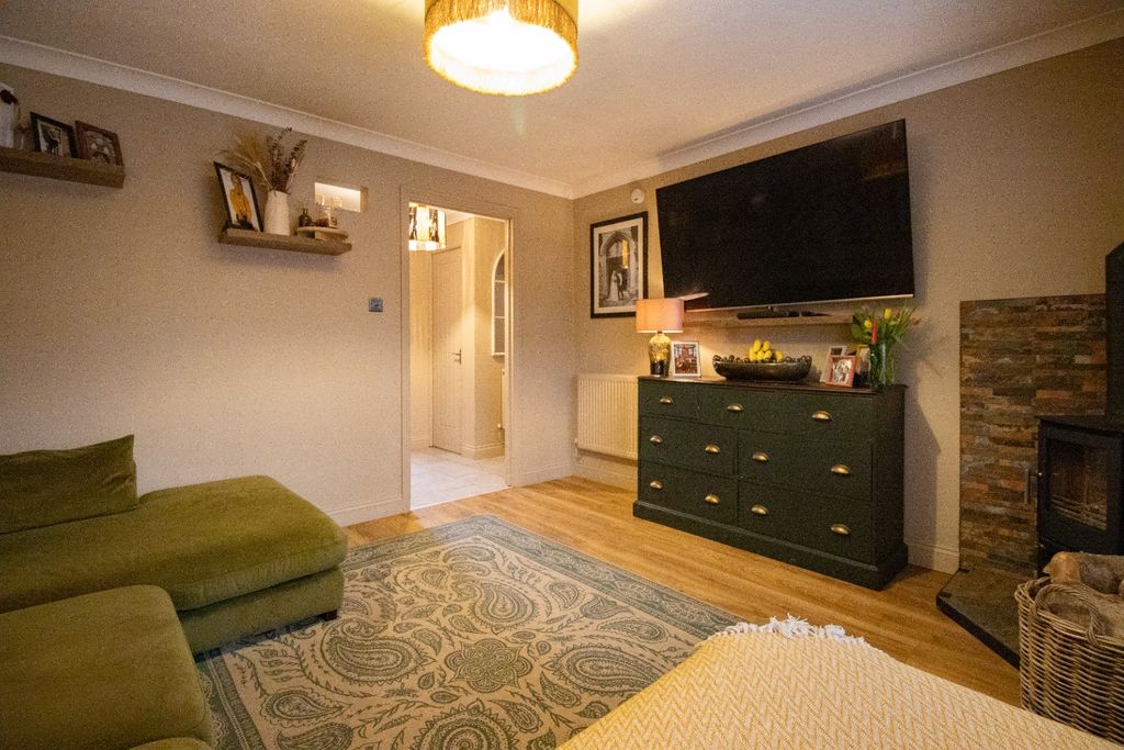 Property photo 3 of 16 3869538
