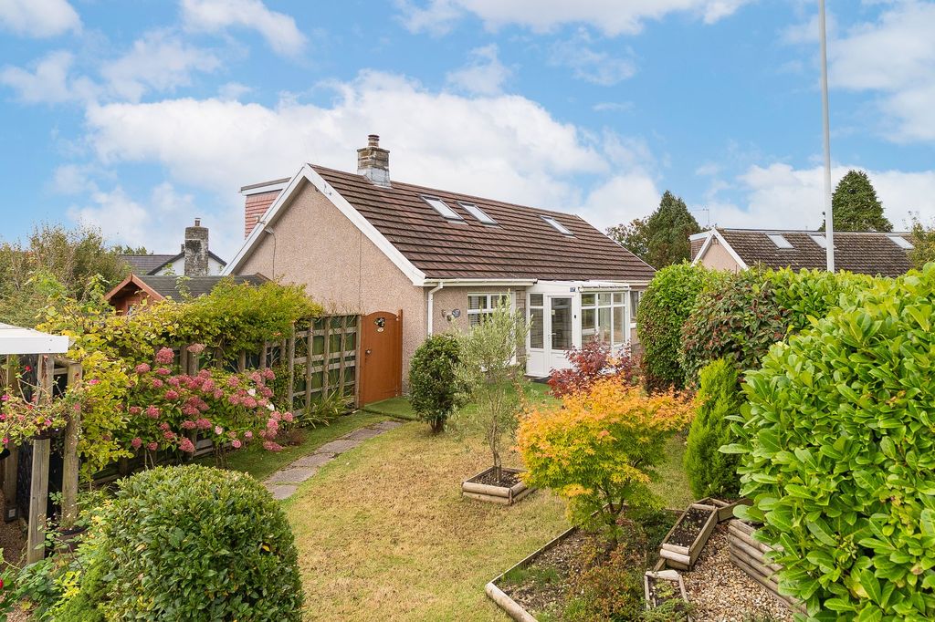 Property photo 2 of 27