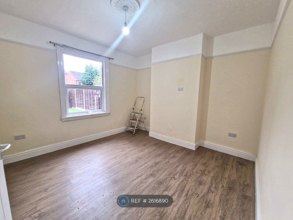 Property photo 3 of 35