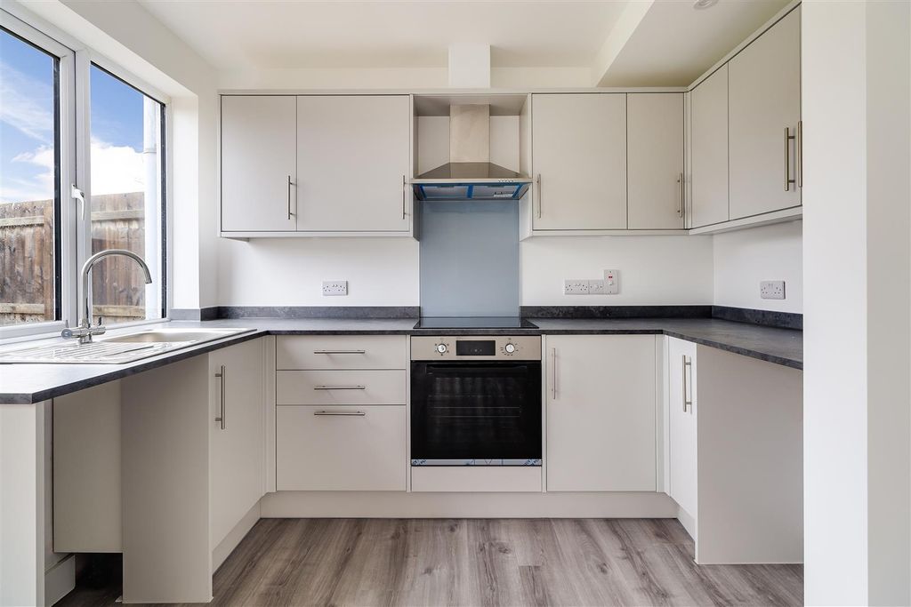 Property photo 2 of 19 Img (13).Jpg