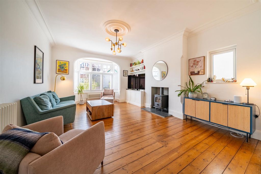 Property photo 2 of 24