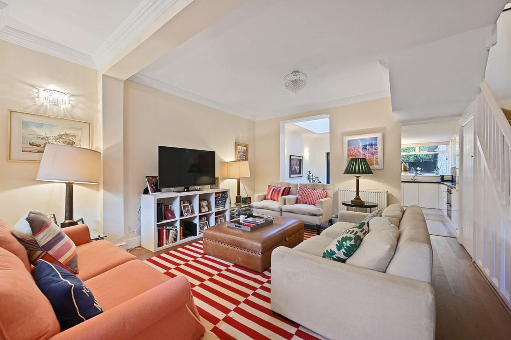 Property photo 2 of 16 Fbl - Shepherds Bush Place - Receptiona3 (1).Jpg