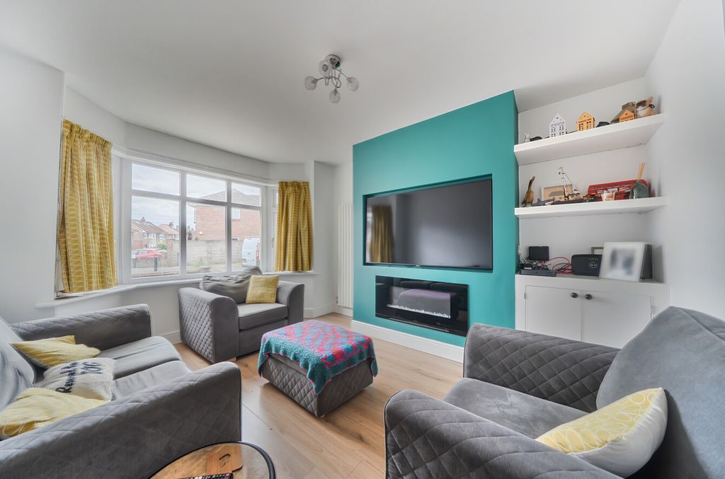 Property photo 2 of 16 1457990-6-6A0357F...