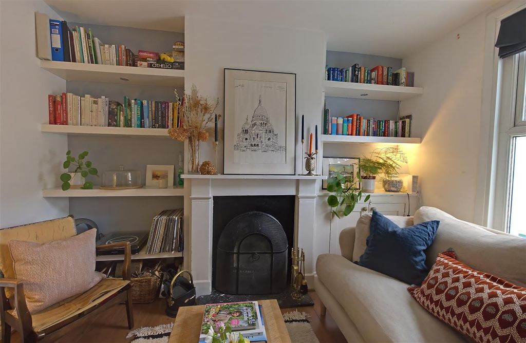 Property photo 3 of 11 Sitting Room