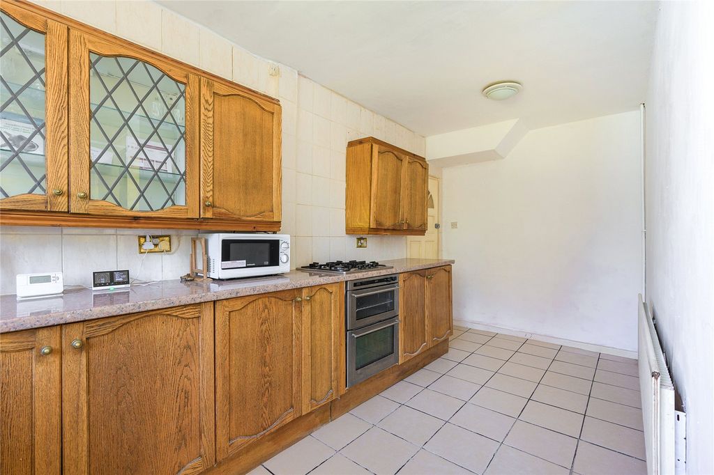 Property photo 2 of 27 Picture No. 13